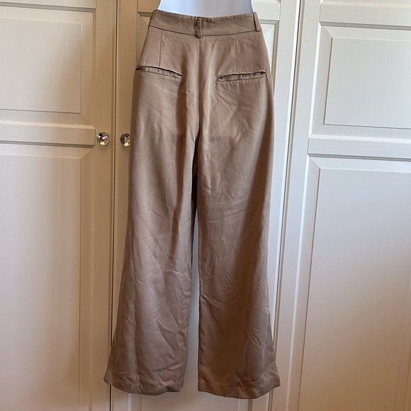 Reformation Mason wide leg cropped pants in a khaki brown size 2 petite - Picture 13 of 13